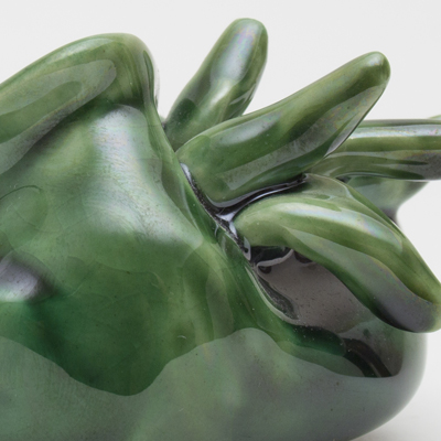 Sin título. Porcelana esmaltada. 4 x 7 x 9 cm. 2011<br>
Untitled. Glazed porcelain. 1.5 x 2.7 x 3.5 in. 2011

