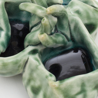 Sin título. Porcelana esmaltada. 7 x 10 x 8.5 cm. 2011<br>
Untitled. Glazed porcelain. 2.7 x 3.9 x 3.3 in. 2011
