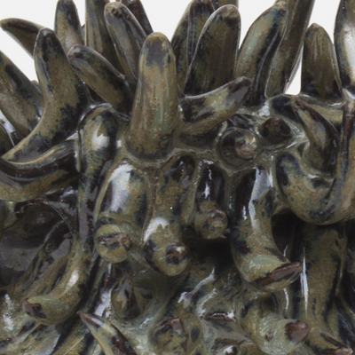 Sin título. Gres esmaltado. 6 x 11 x 8.5 cm, 2012<br>
Untitled. Glazed stoneware. 2.3 x 4.3 x 3.3 in. 2012
