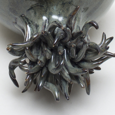 Sin título. Gres esmaltado. 11 x 12,5  x 17,5 cm. 2014<br>
Untitled. Glazed stoneware. 4.3 x 4.9 x 6.8 in. 2014
