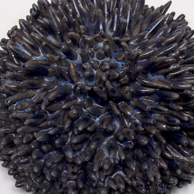 Sin título. Gres esmaltado. 5 x 10 x 10.5. 2014<br>
Untitled. Glazed stoneware. 1.9 x 3.9 x 4.1 in. 2014
